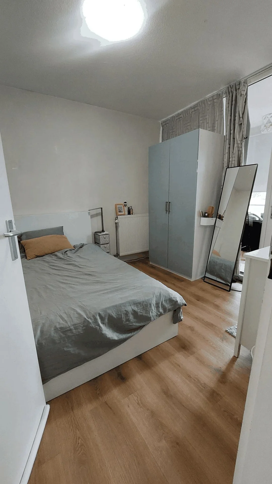 geblurde versie van de foto als achtergrond