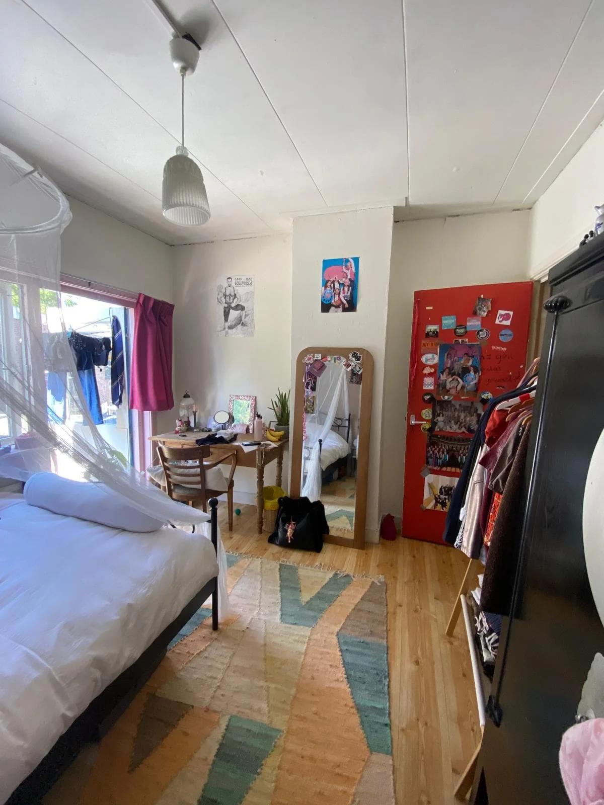 geblurde versie van de foto als achtergrond