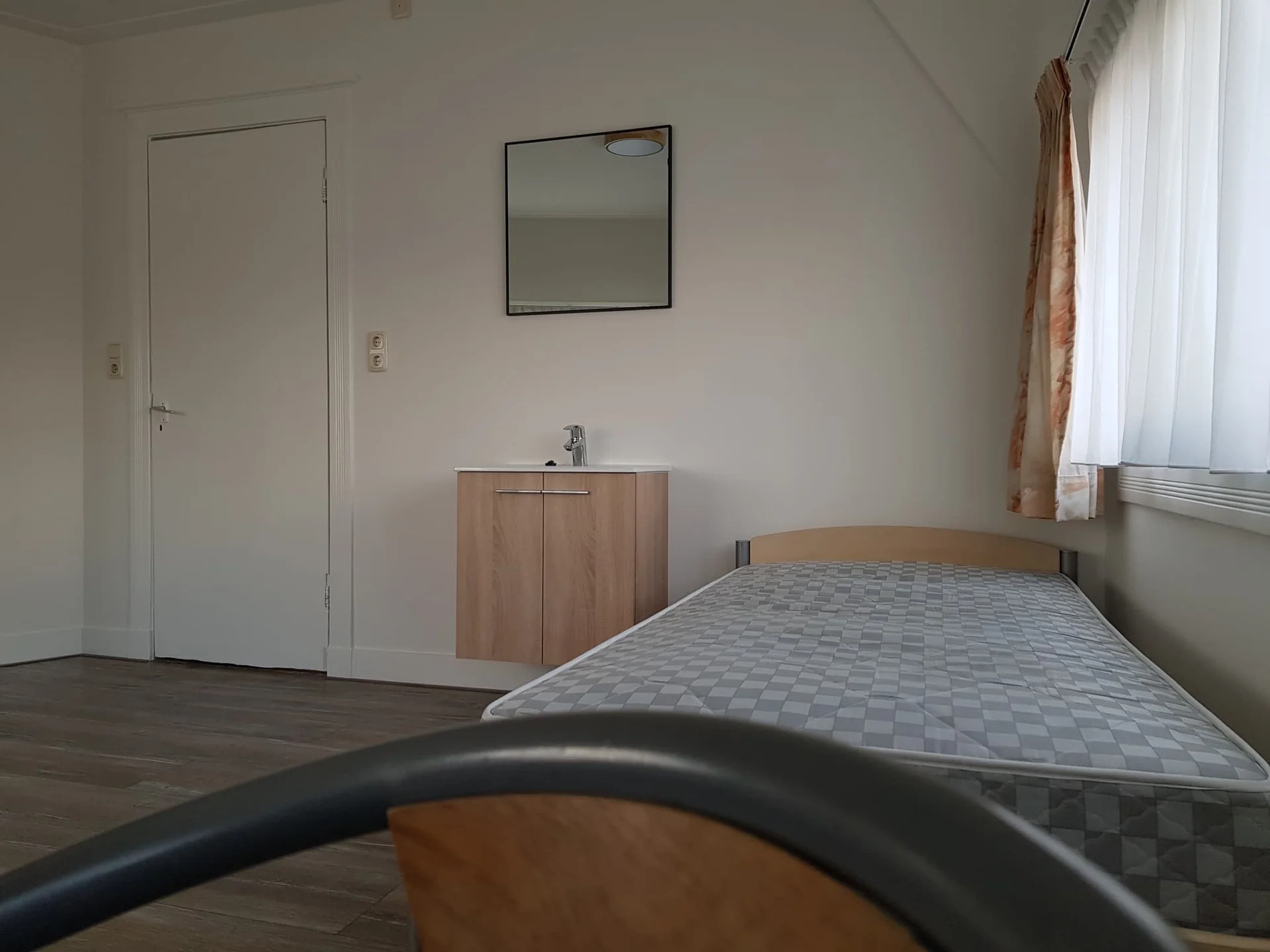 geblurde versie van de foto als achtergrond