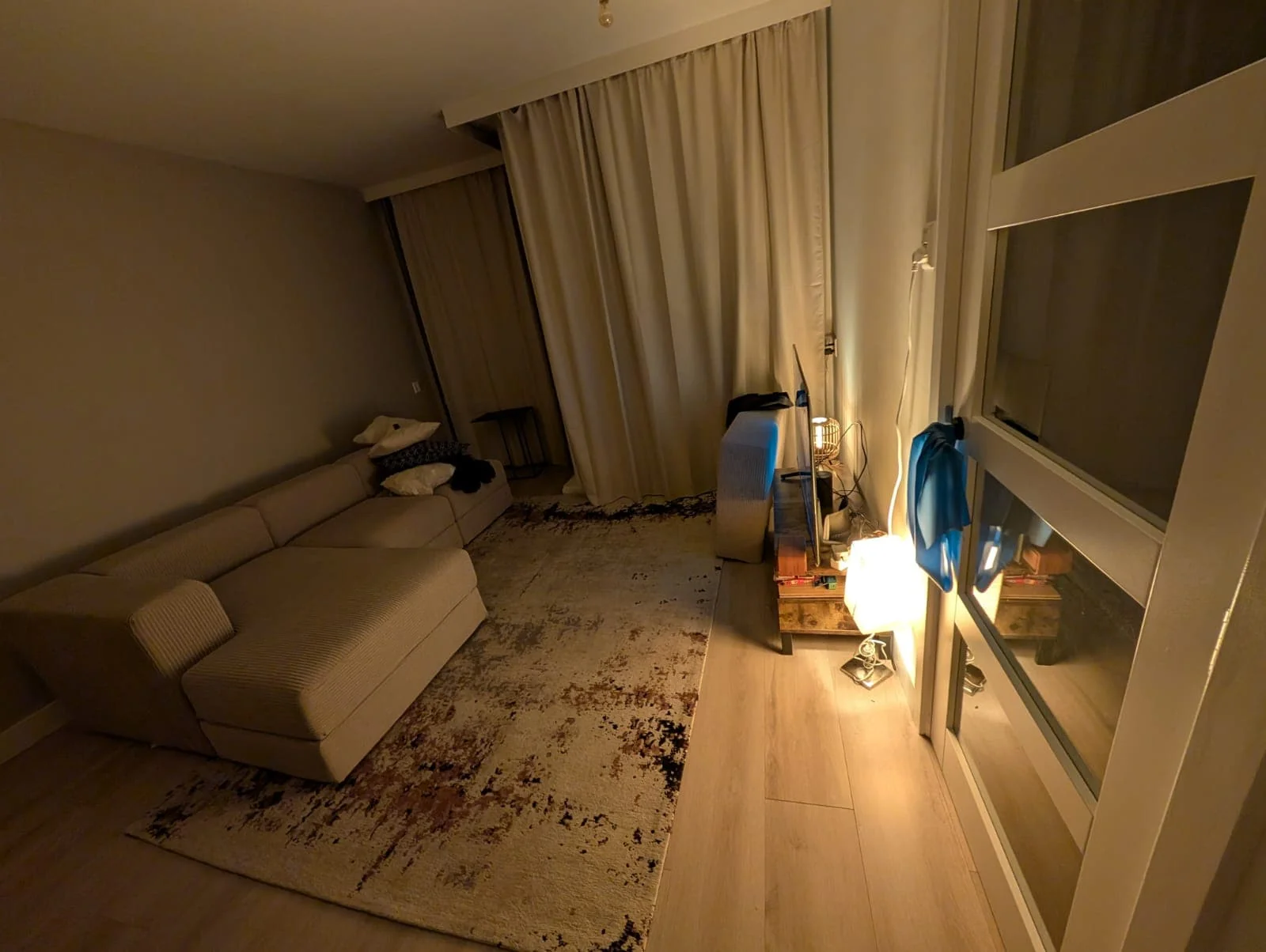 geblurde versie van de foto als achtergrond