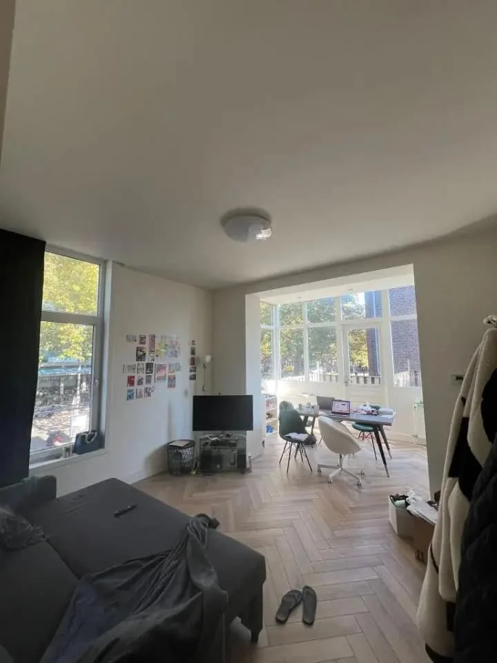 geblurde versie van de foto als achtergrond