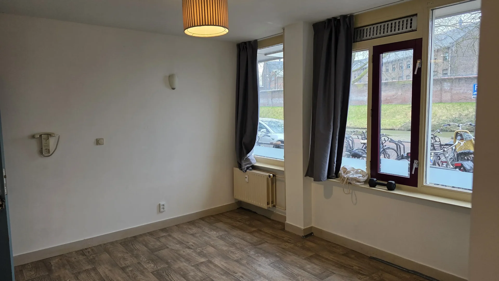 geblurde versie van de foto als achtergrond