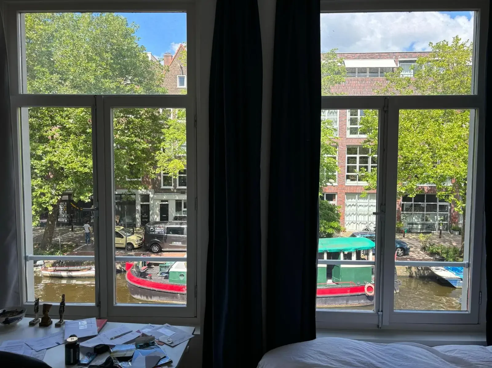geblurde versie van de foto als achtergrond