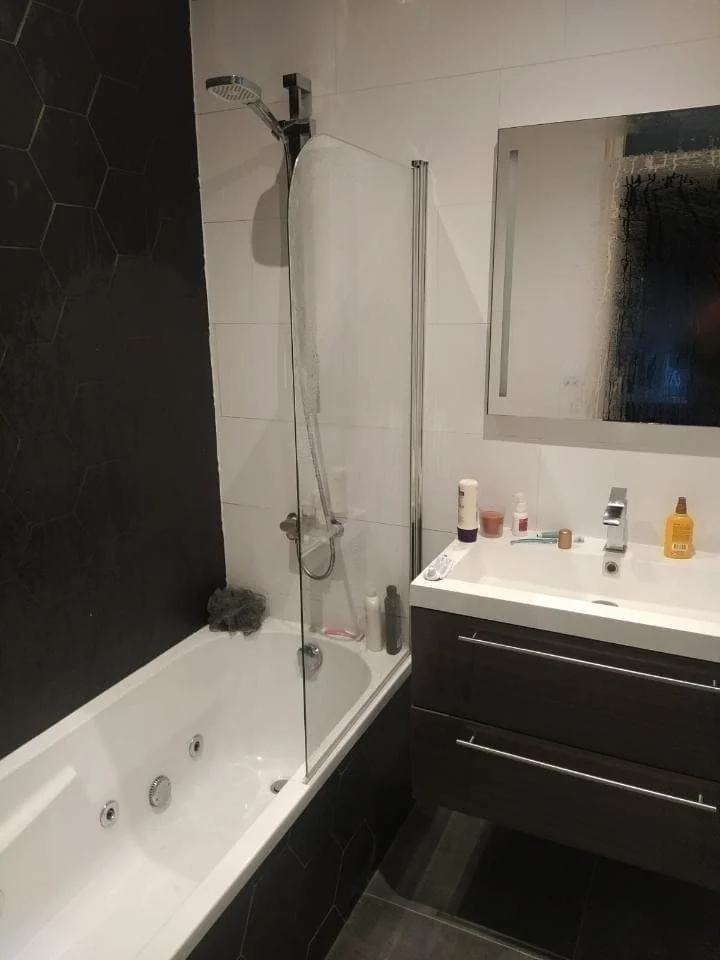 geblurde versie van de foto als achtergrond