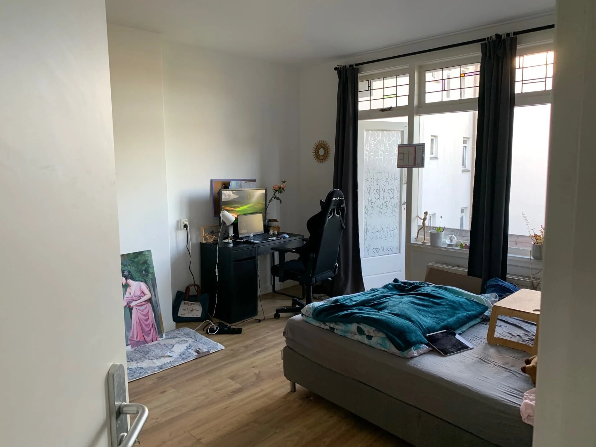 geblurde versie van de foto als achtergrond
