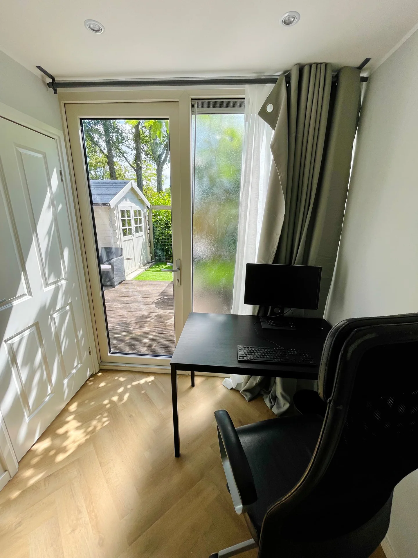 geblurde versie van de foto als achtergrond