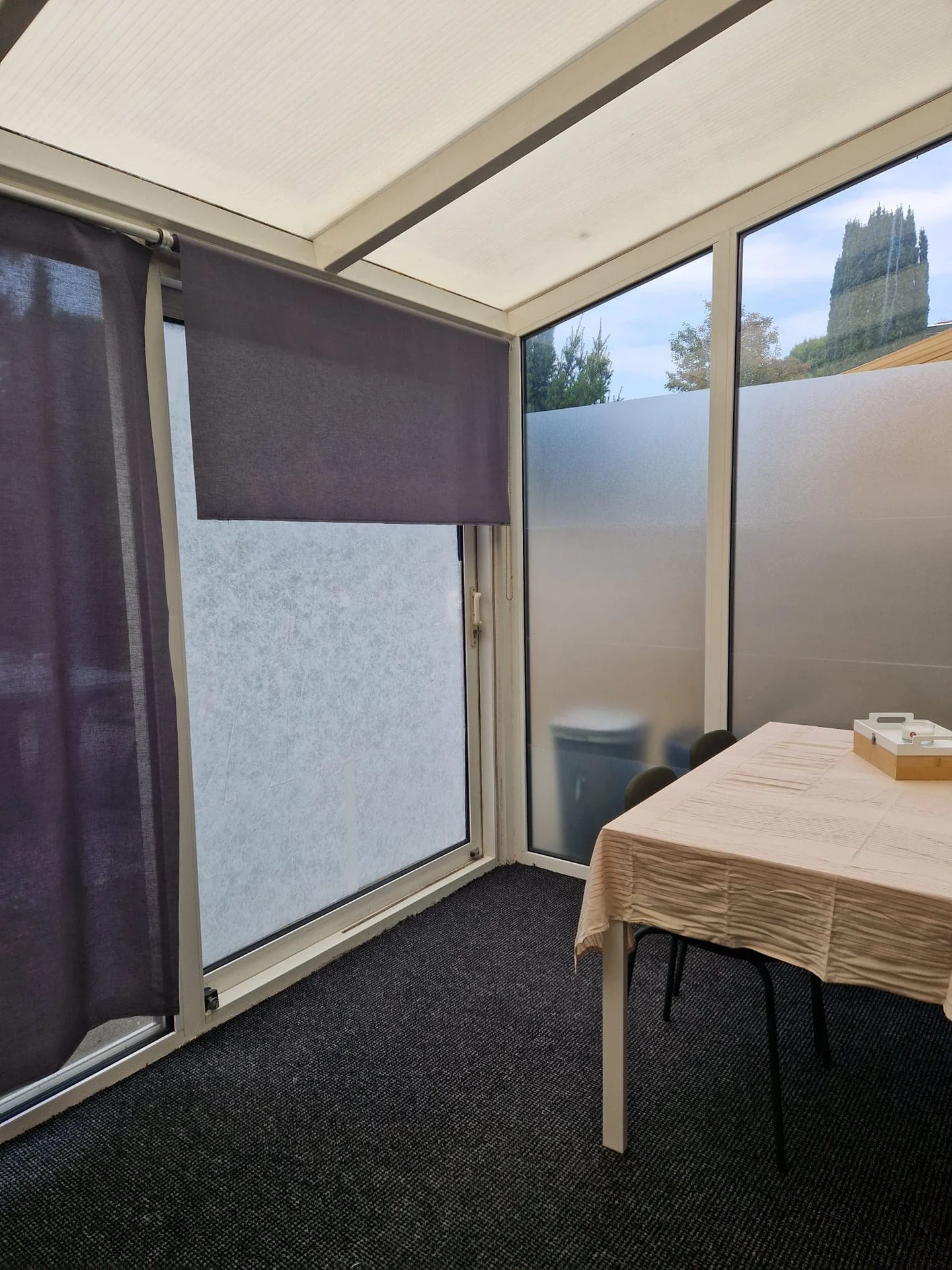 geblurde versie van de foto als achtergrond