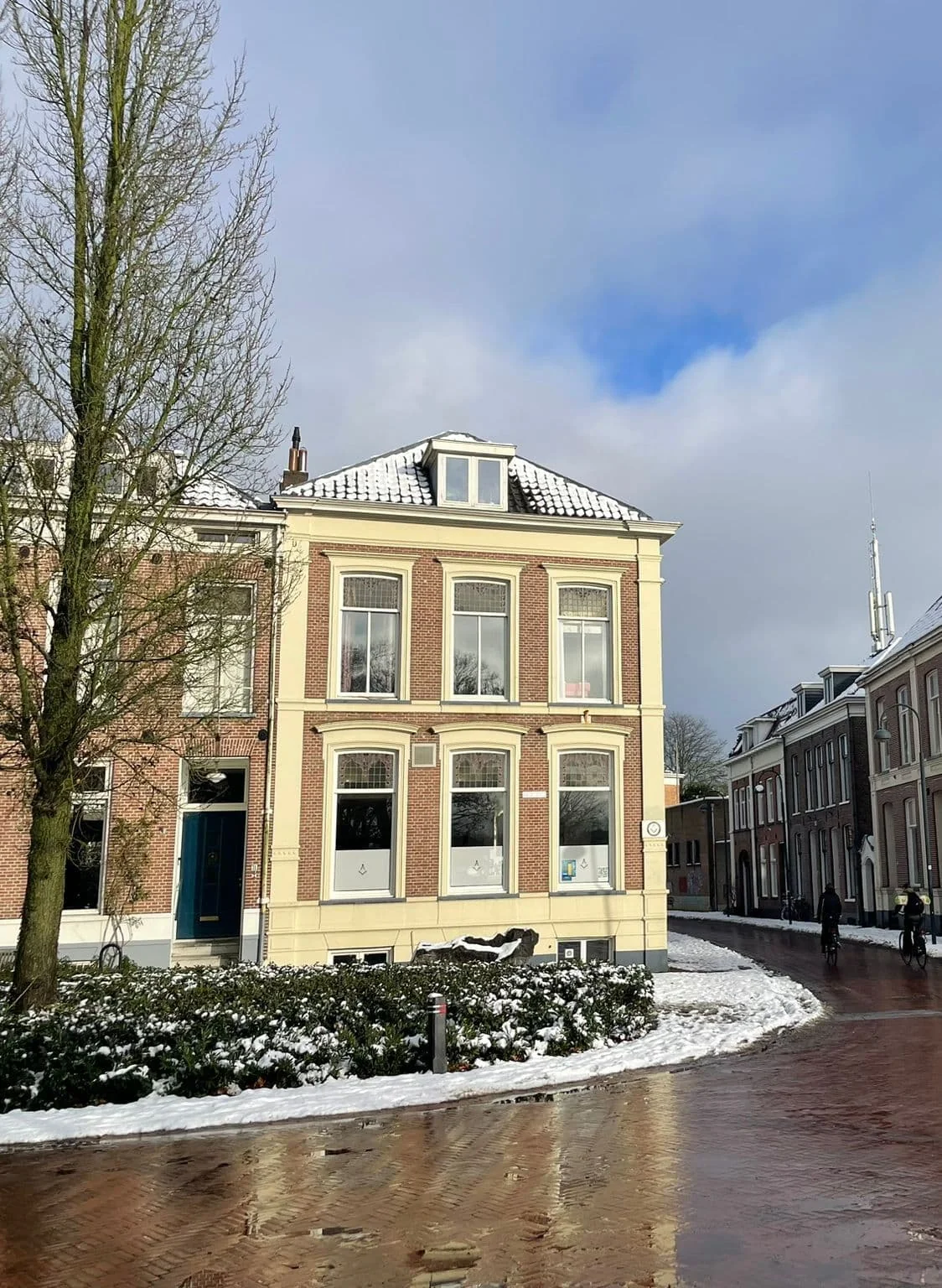 geblurde versie van de foto als achtergrond