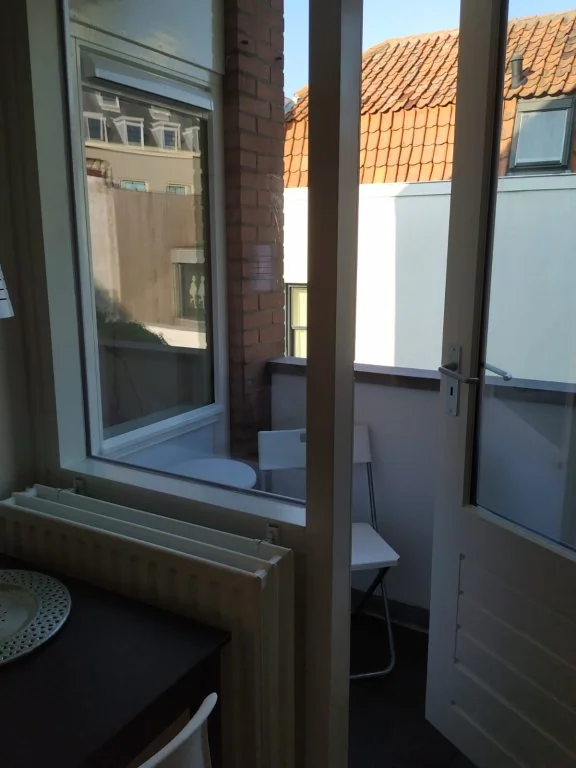 geblurde versie van de foto als achtergrond