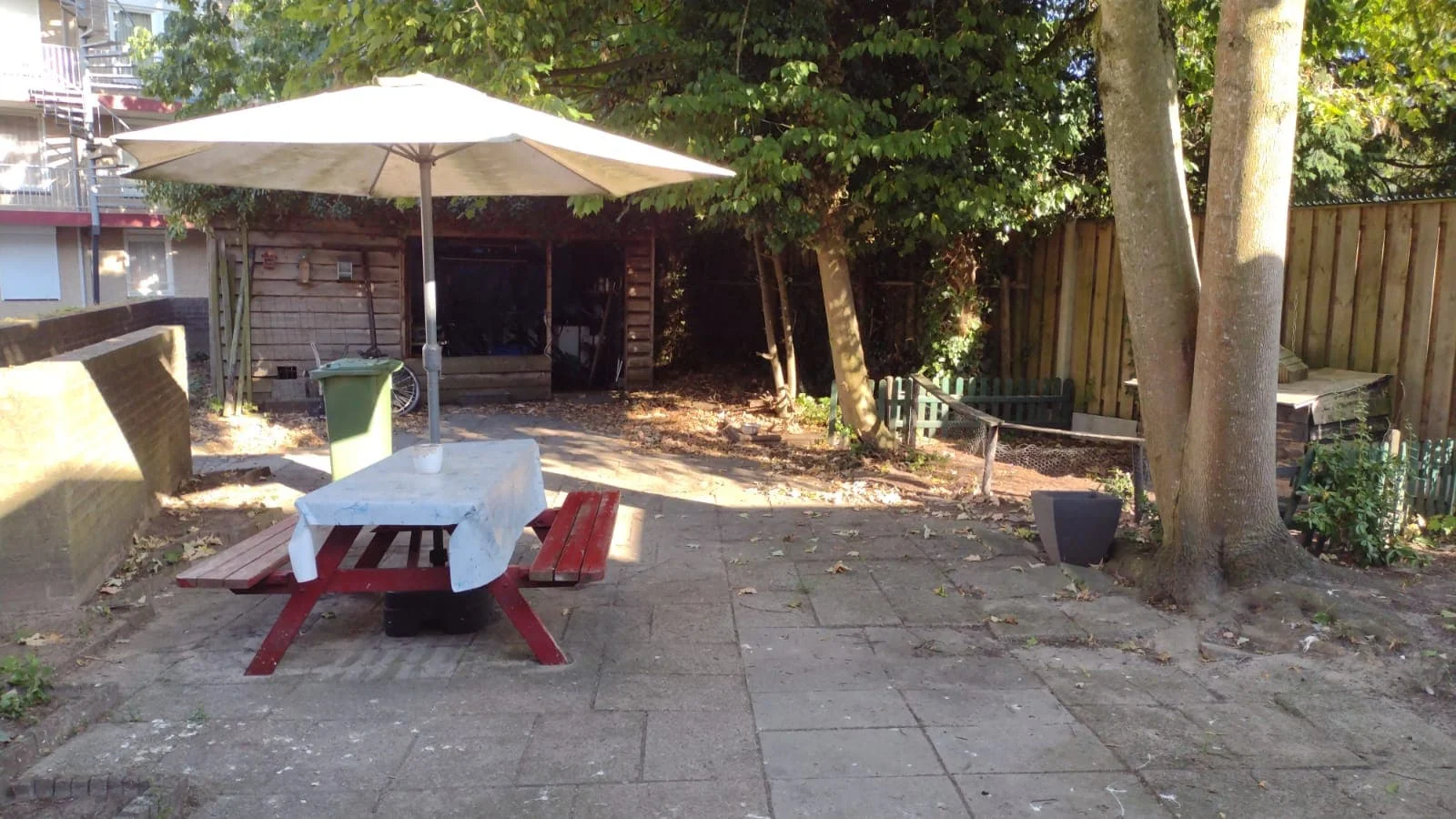 geblurde versie van de foto als achtergrond