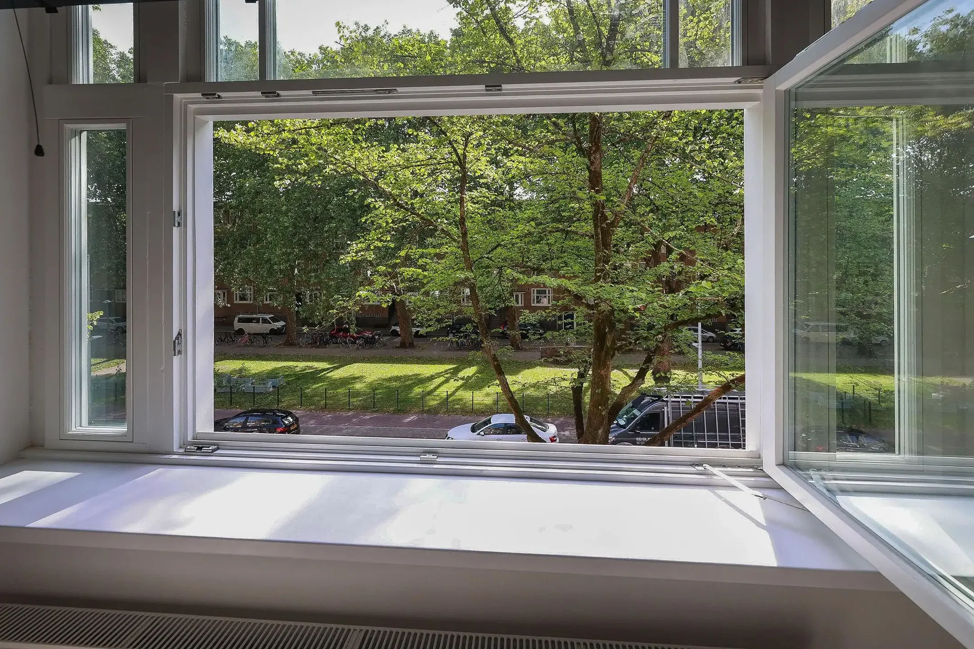 geblurde versie van de foto als achtergrond