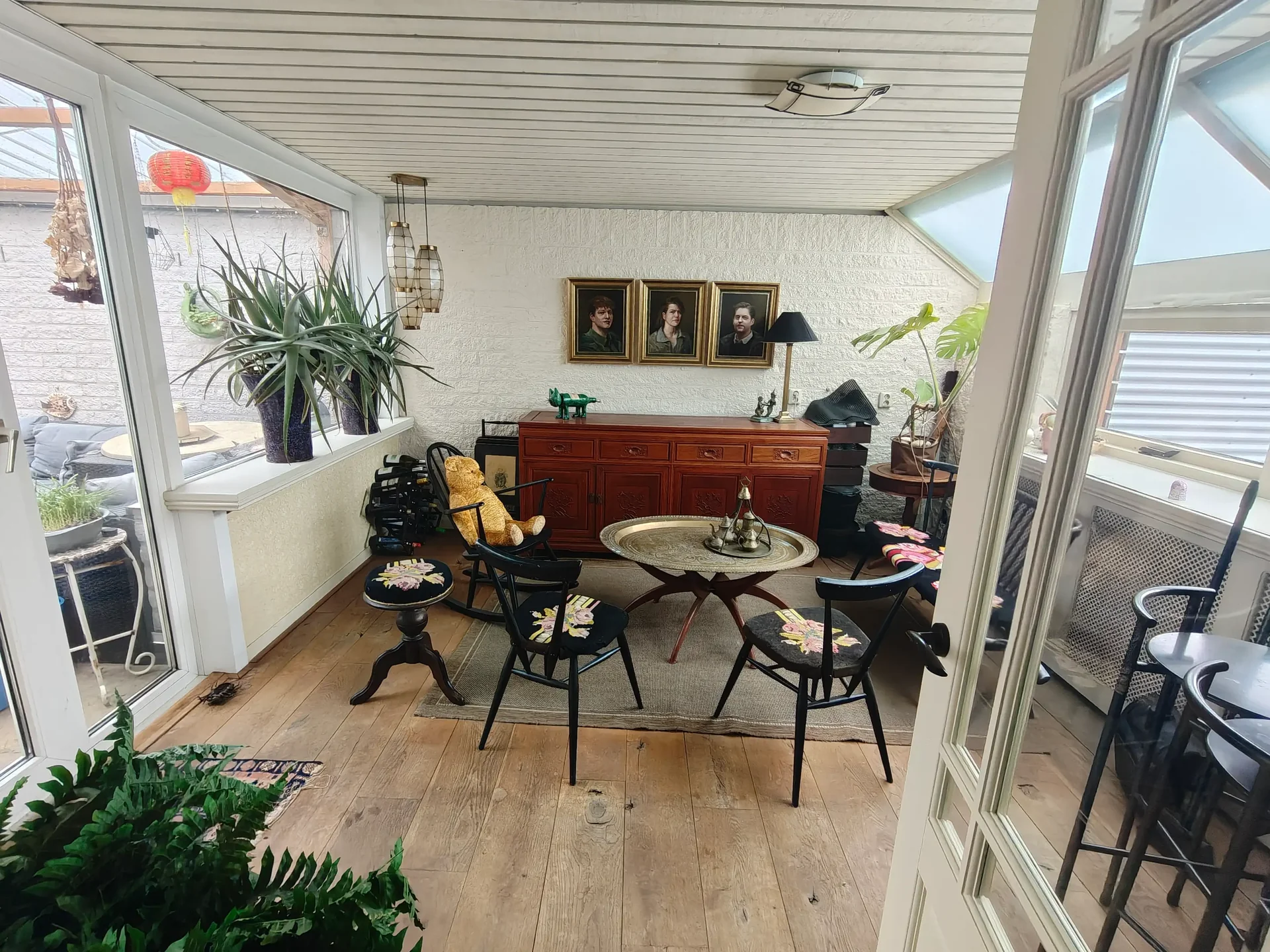 geblurde versie van de foto als achtergrond