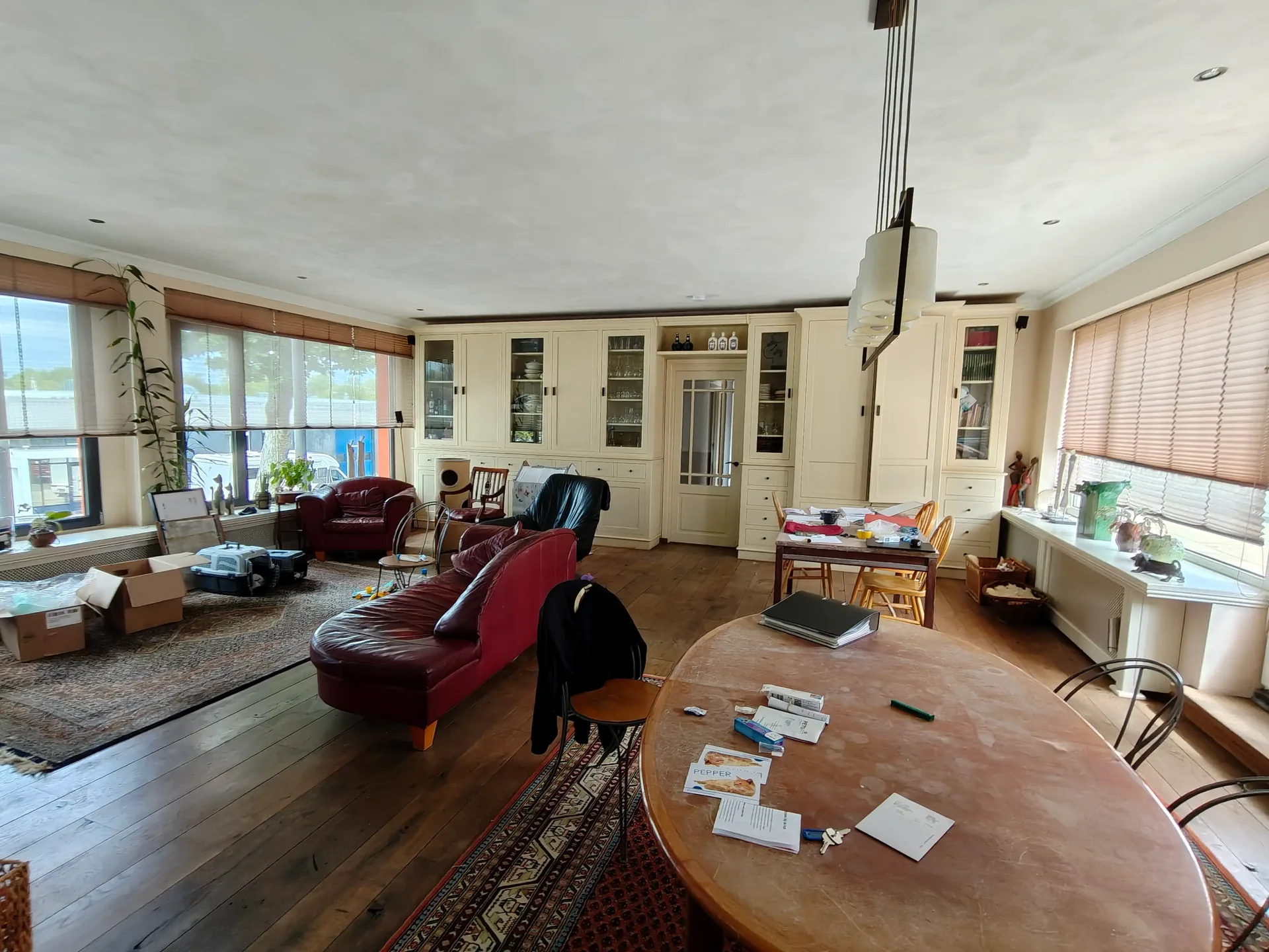 geblurde versie van de foto als achtergrond