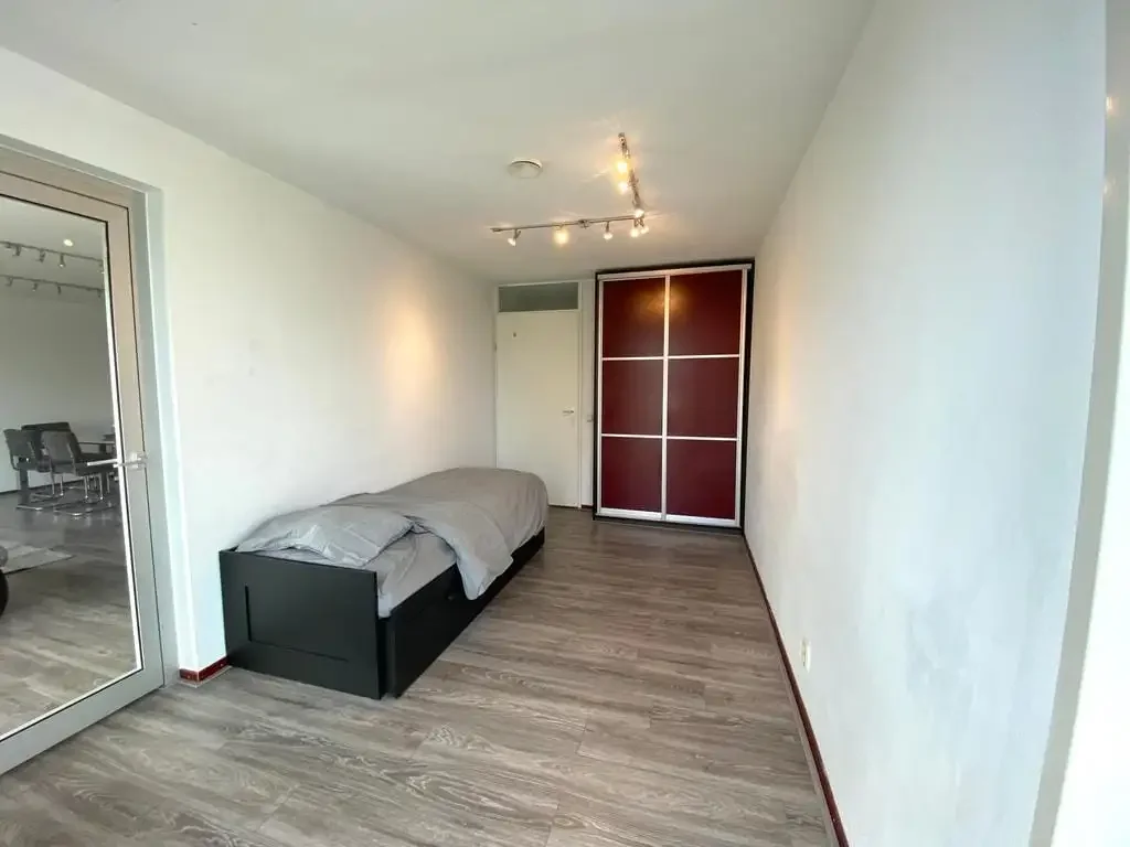 geblurde versie van de foto als achtergrond