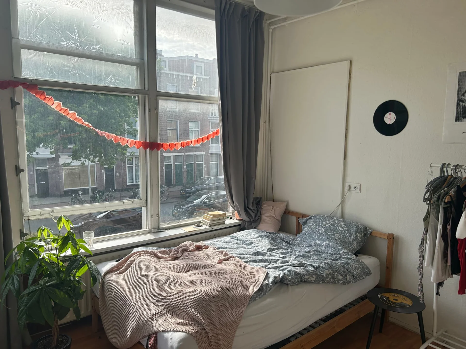 Foto van de Kamer gelegen aan de Valkenboslaan in Den Haag