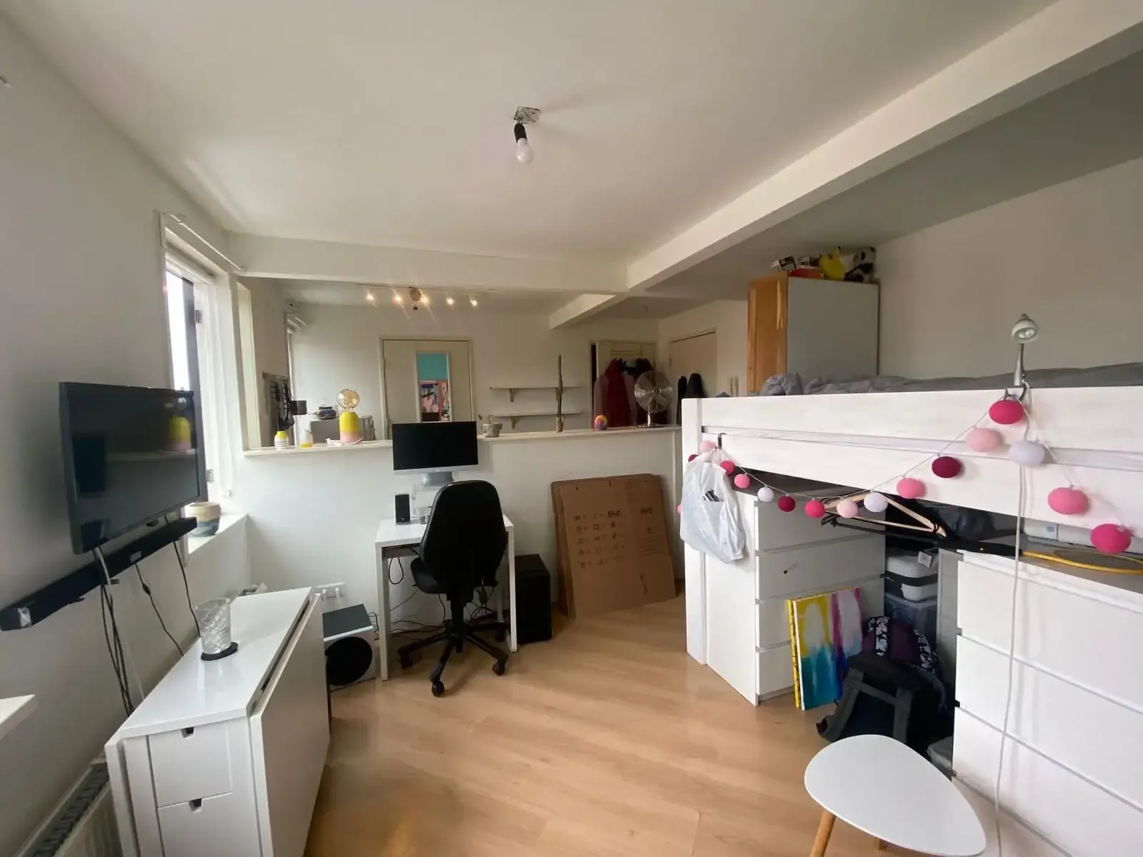 geblurde versie van de foto als achtergrond