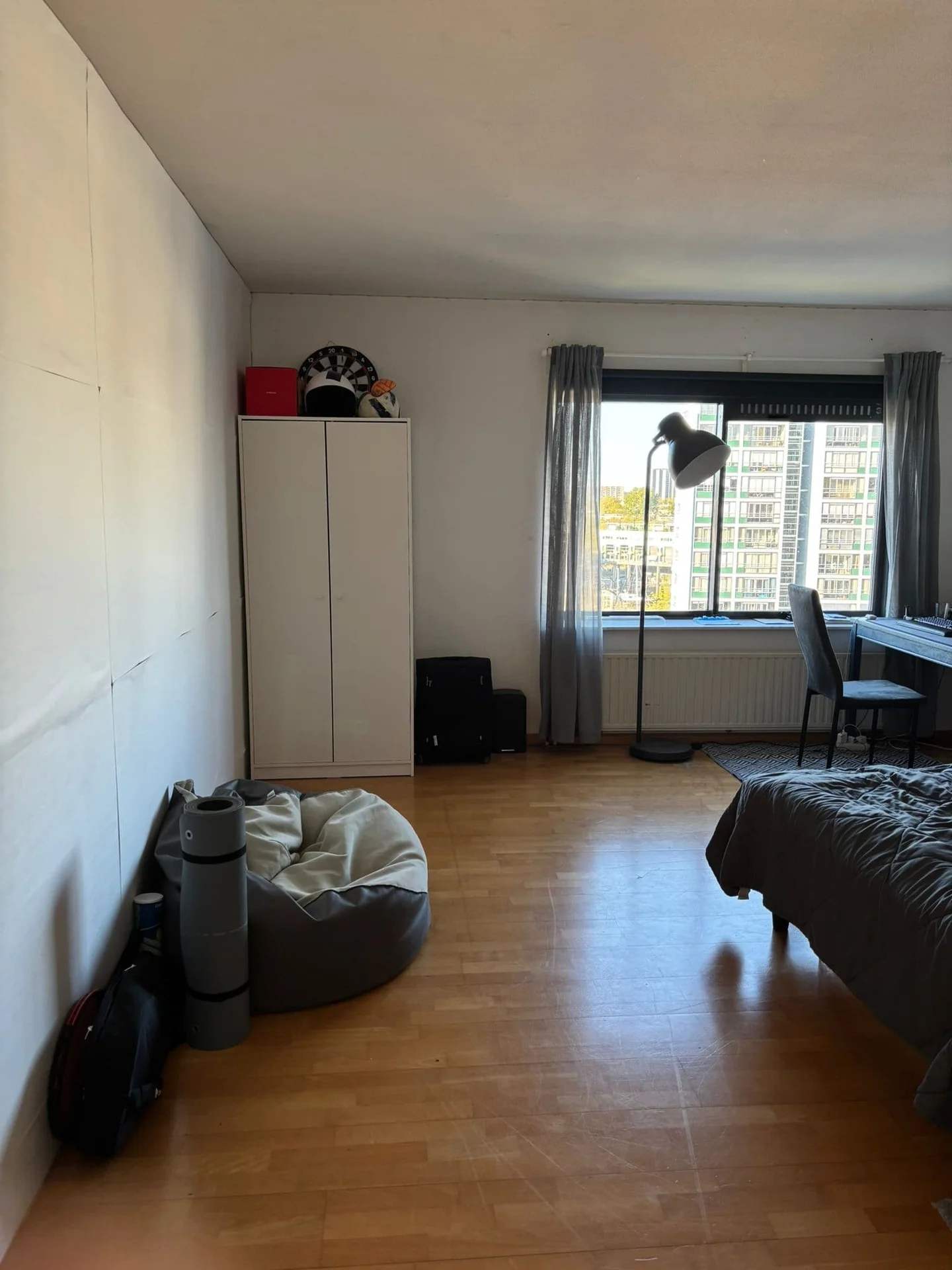 geblurde versie van de foto als achtergrond