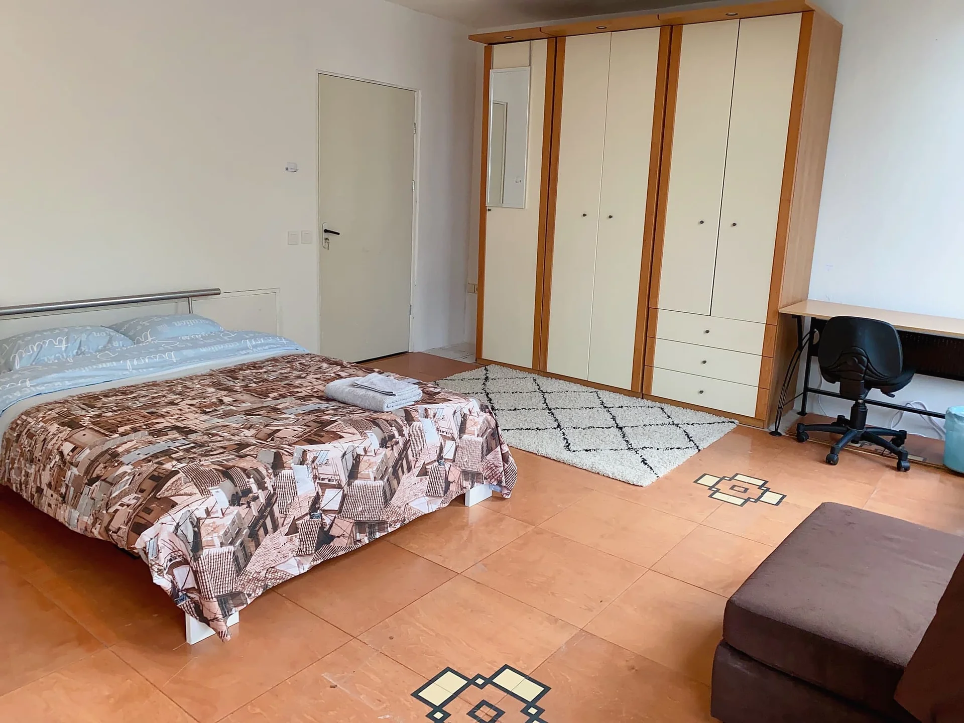 Foto van de Kamer gelegen aan de De Bullstraat in Den Haag