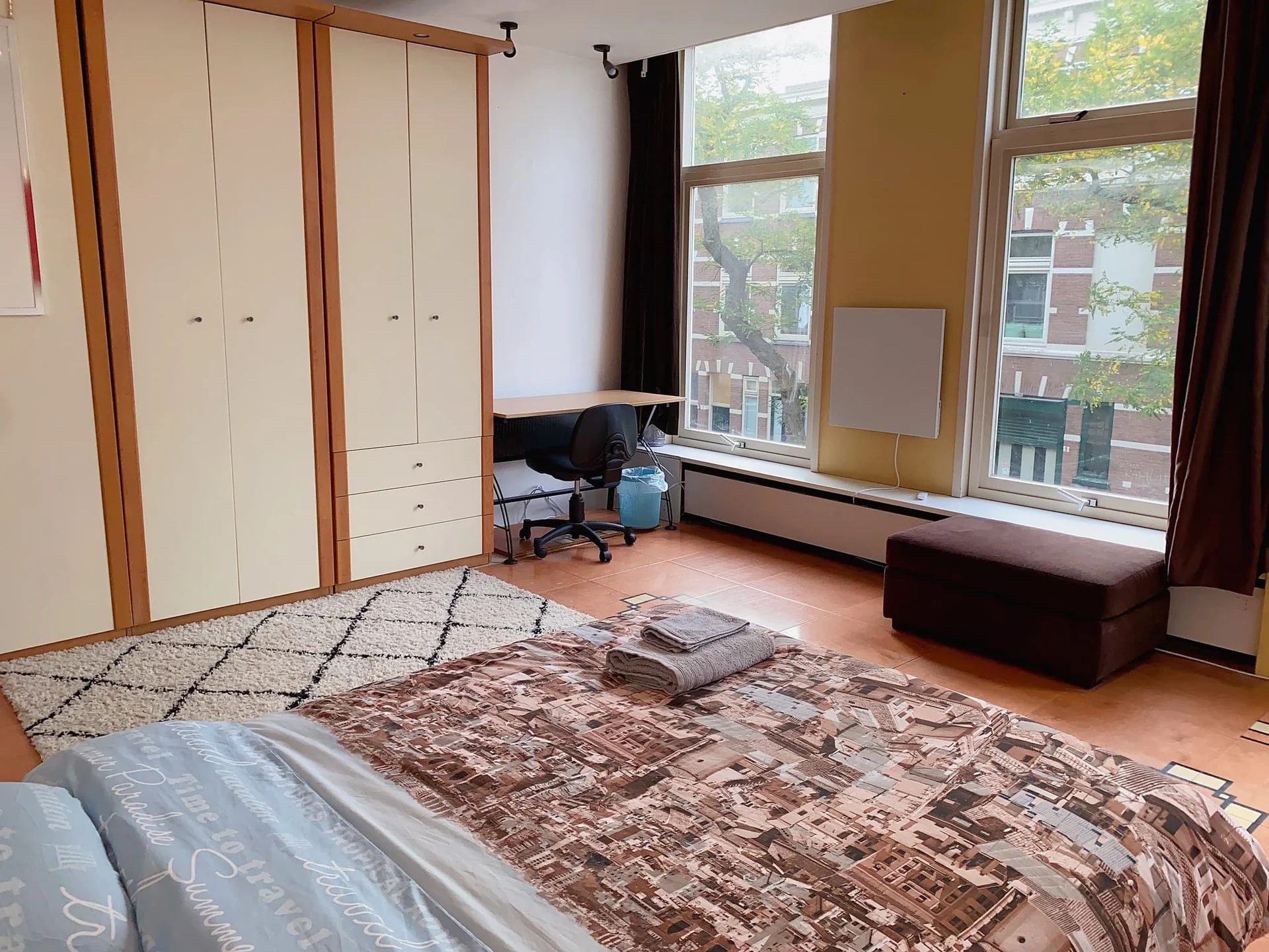 Foto van de Kamer gelegen aan de De Bullstraat in Den Haag