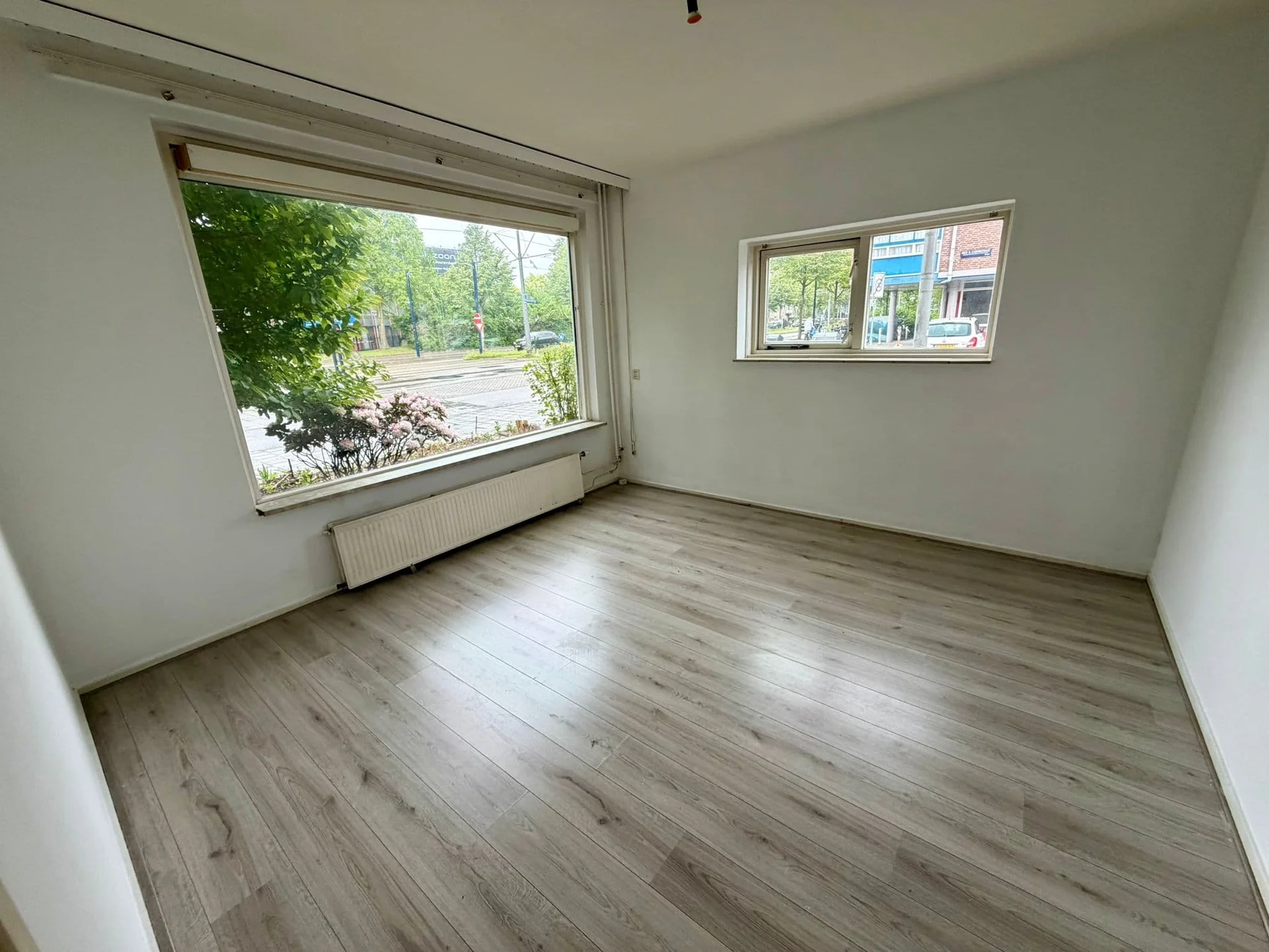 geblurde versie van de foto als achtergrond