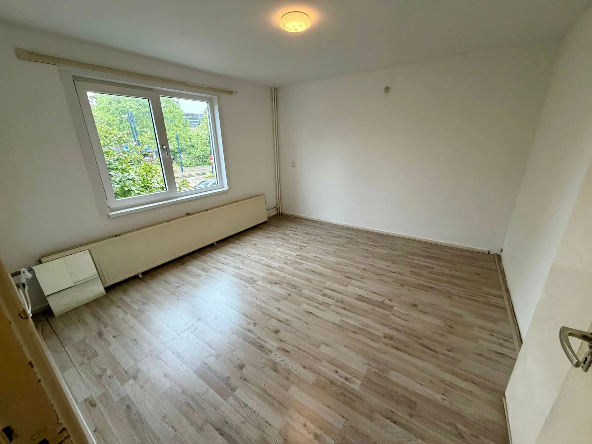 geblurde versie van de foto als achtergrond