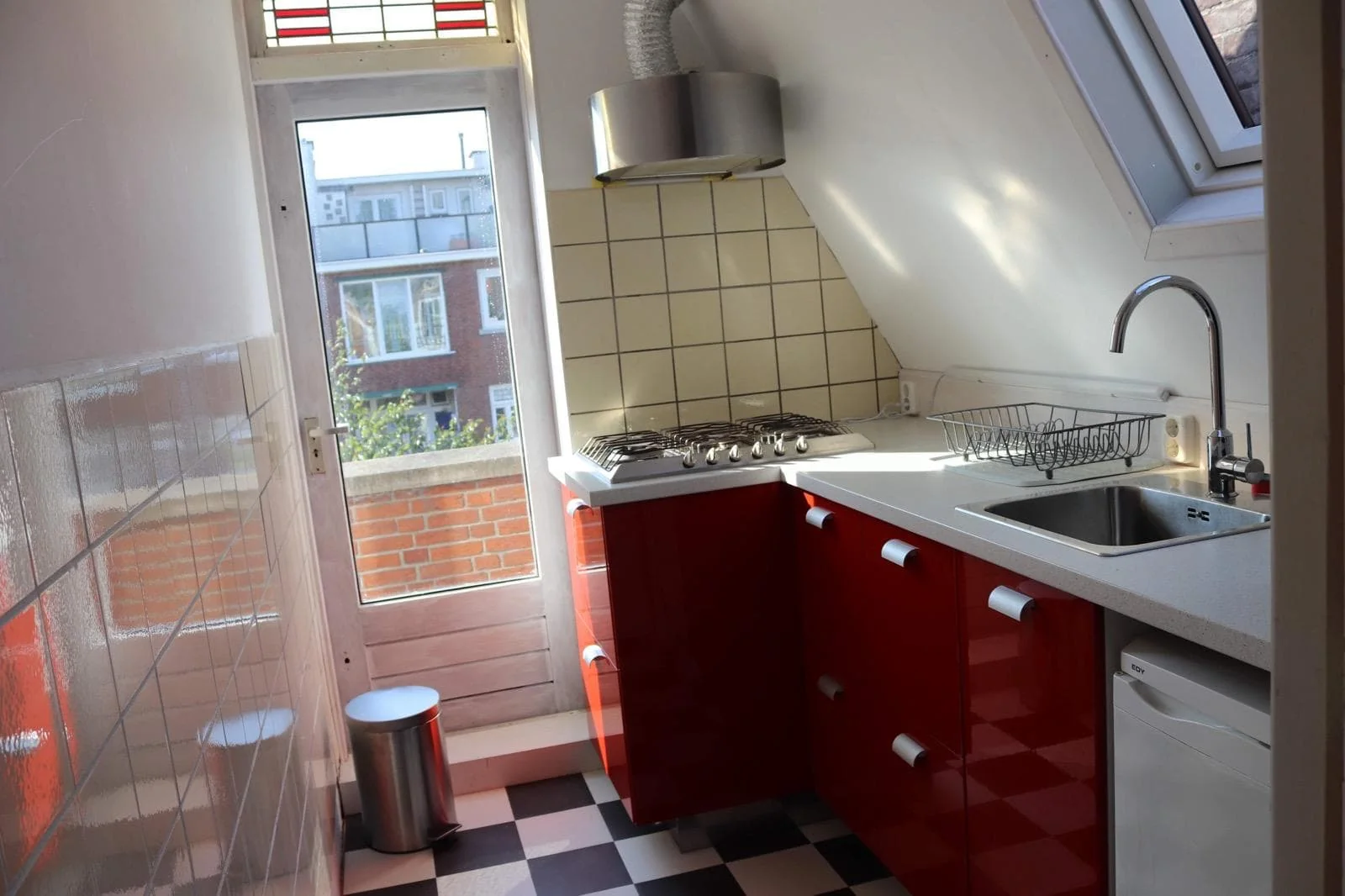 geblurde versie van de foto als achtergrond