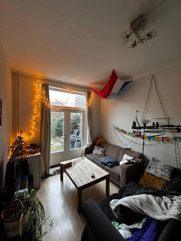 geblurde versie van de foto als achtergrond