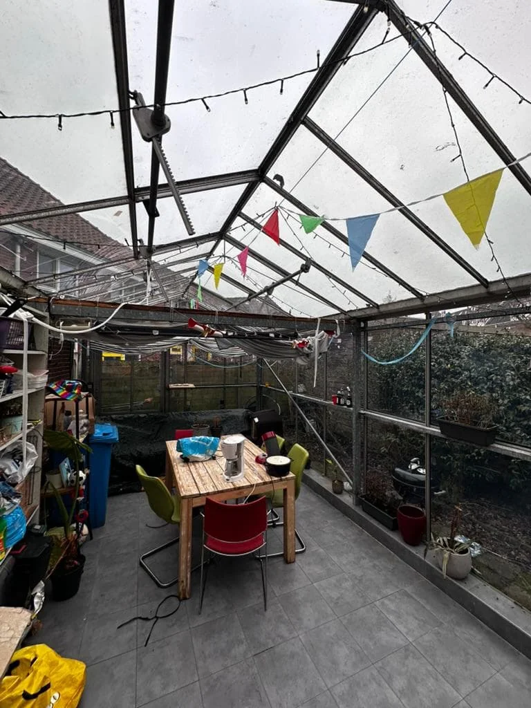 geblurde versie van de foto als achtergrond