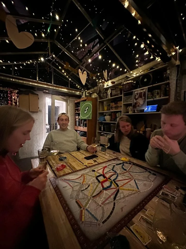 geblurde versie van de foto als achtergrond