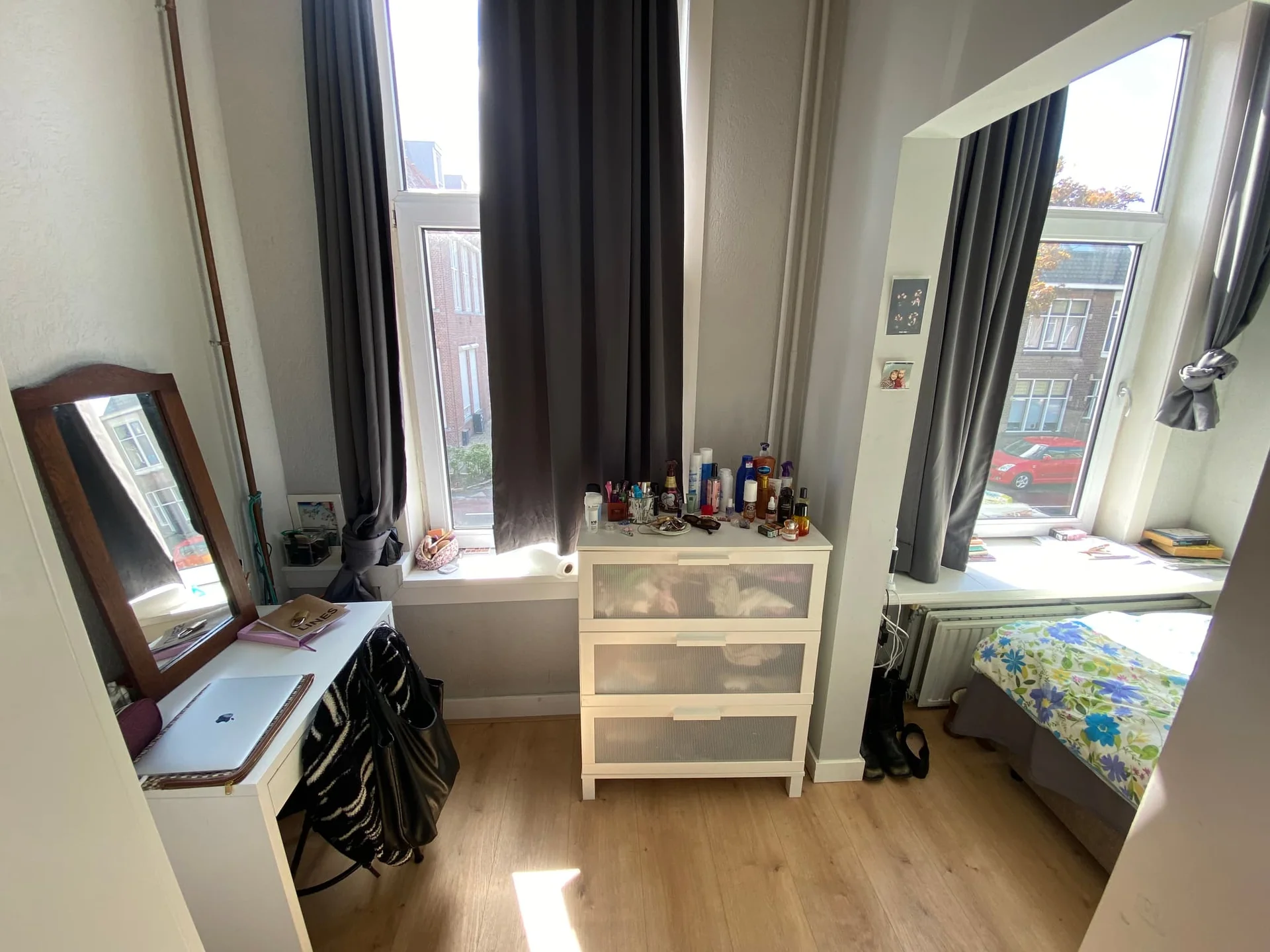 geblurde versie van de foto als achtergrond