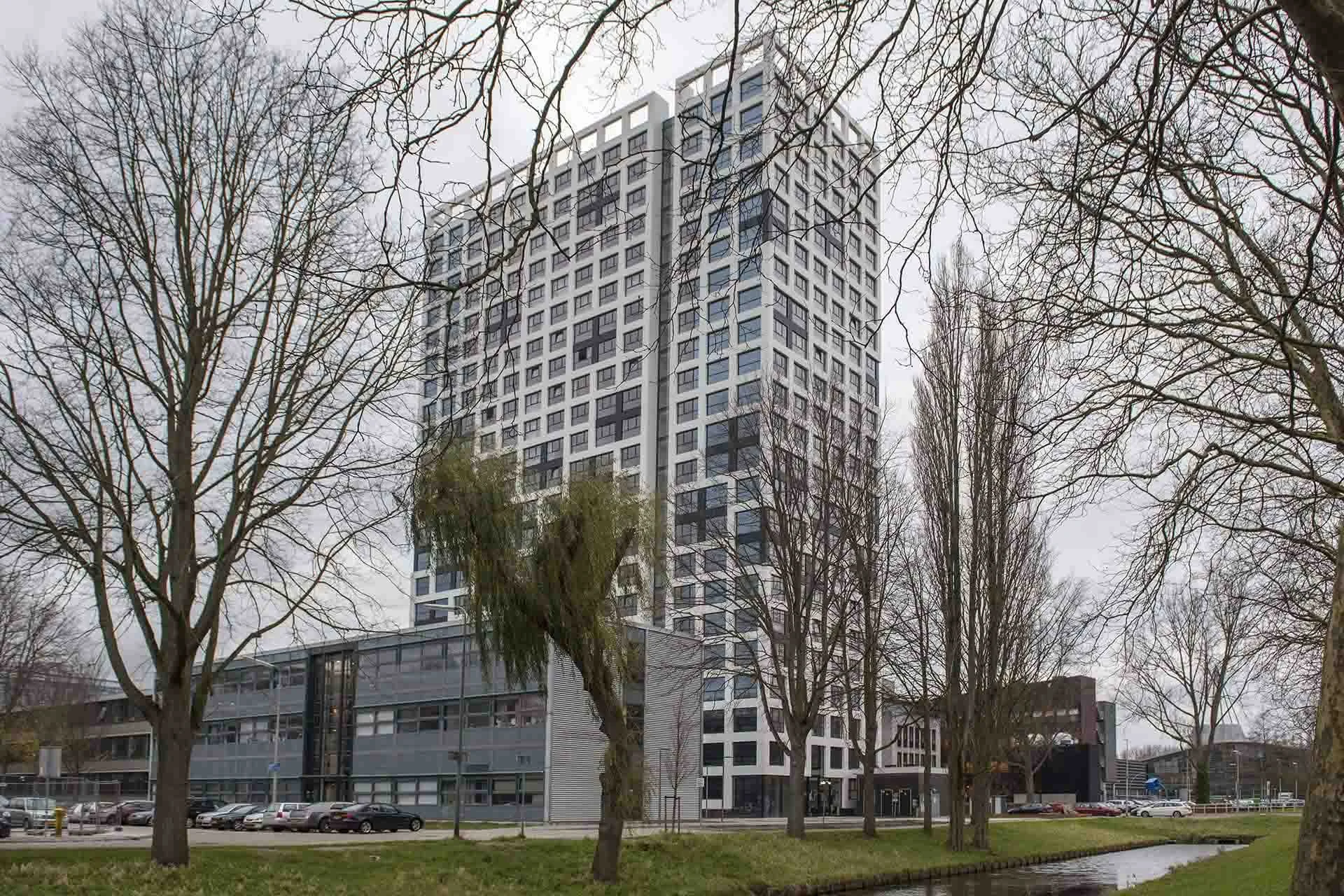 geblurde versie van de foto als achtergrond