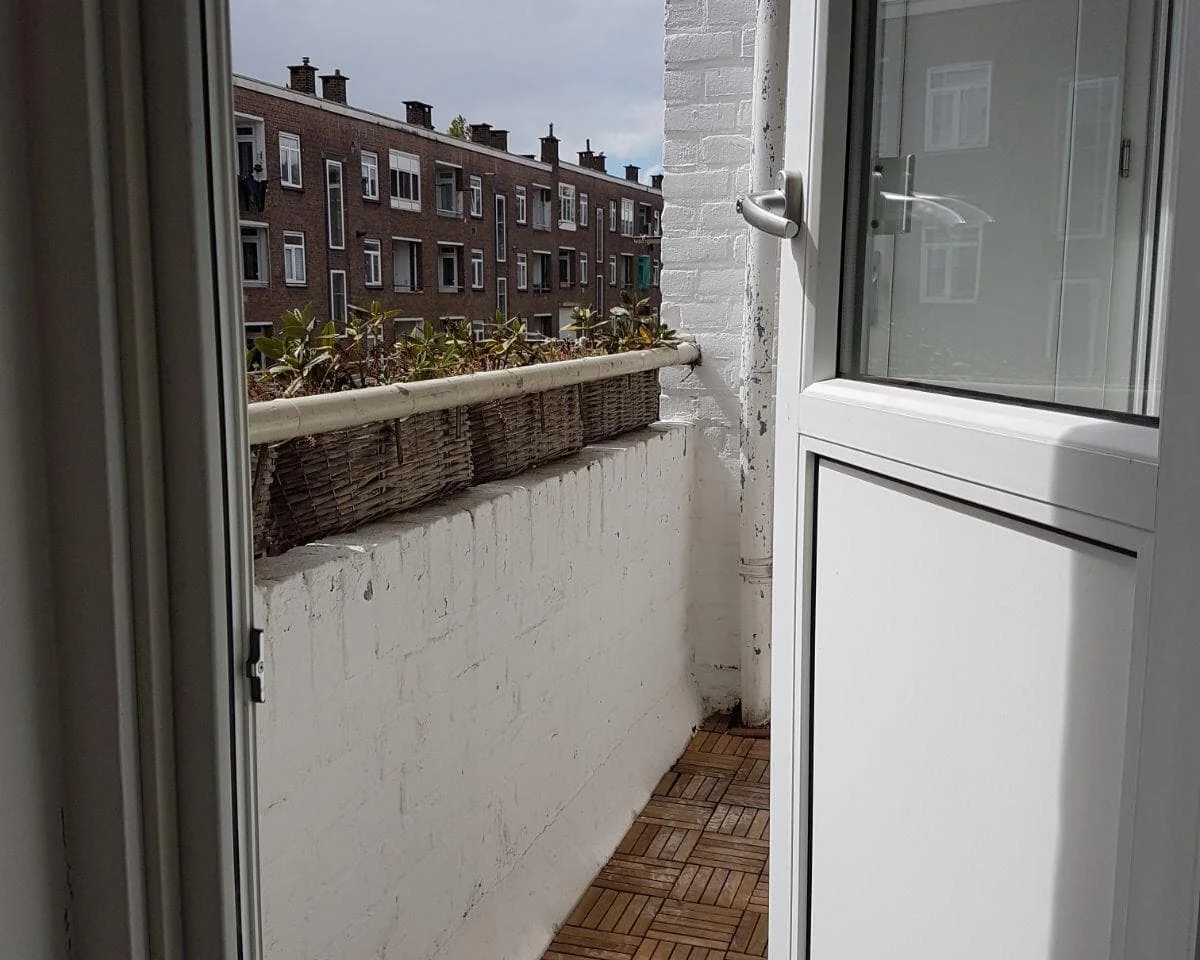 geblurde versie van de foto als achtergrond