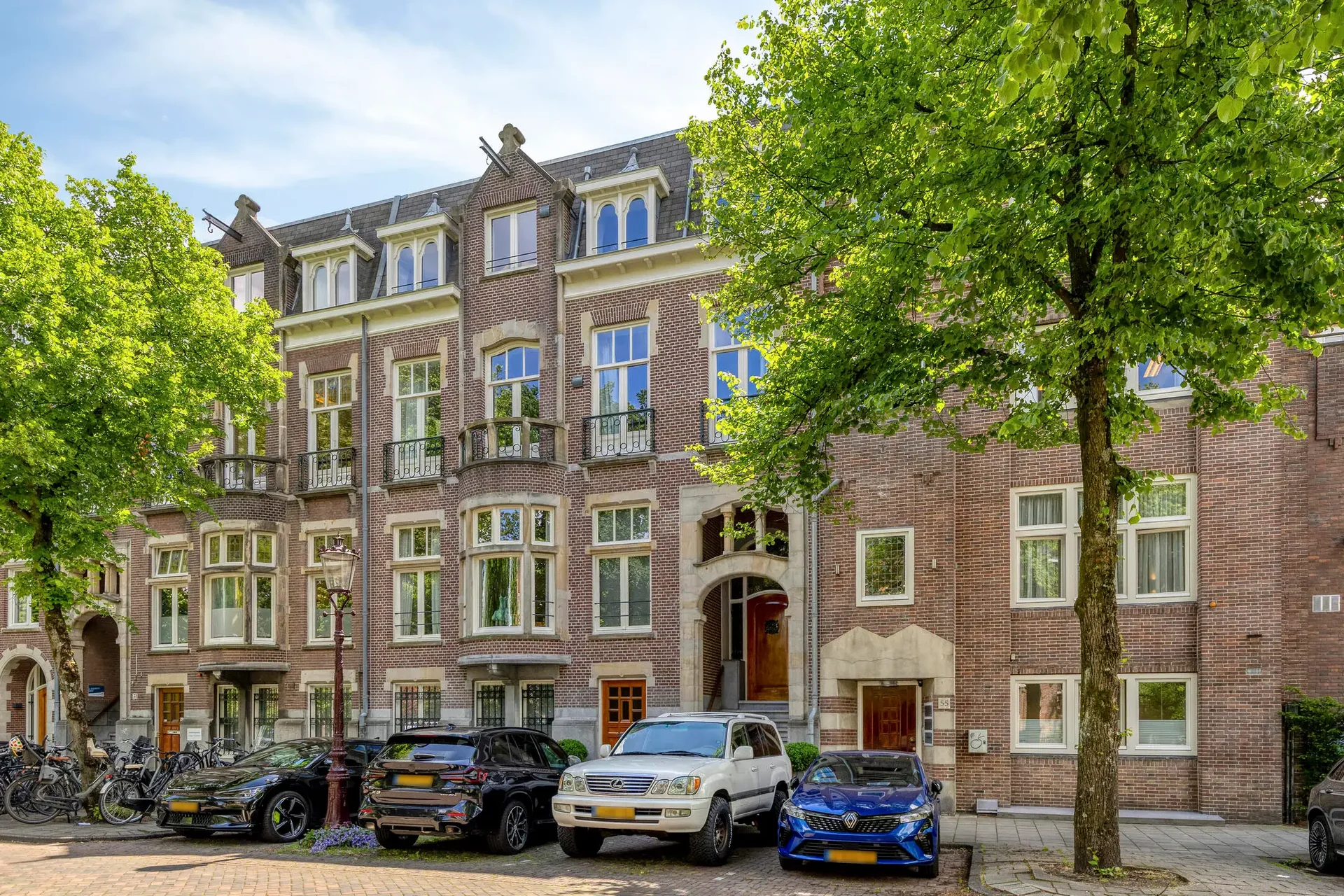 geblurde versie van de foto als achtergrond