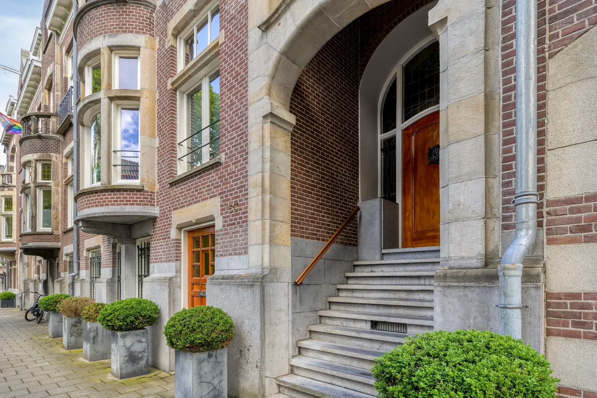 geblurde versie van de foto als achtergrond