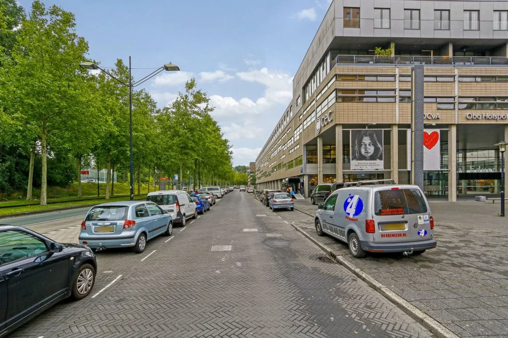 geblurde versie van de foto als achtergrond