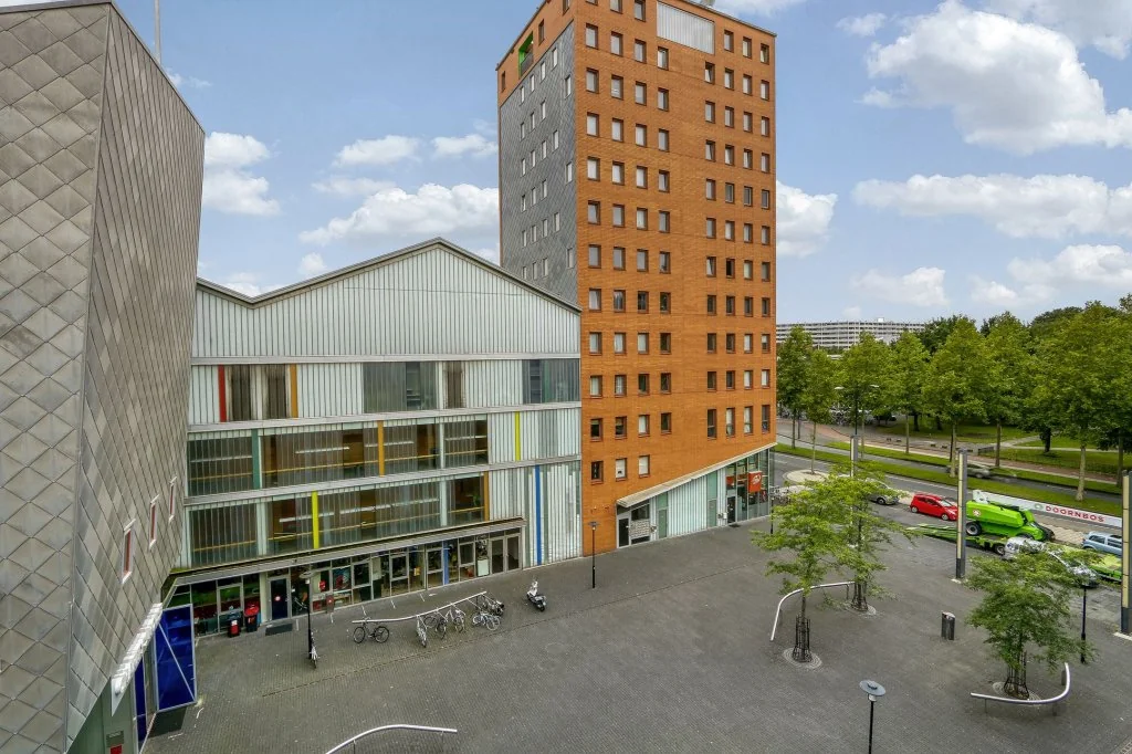 geblurde versie van de foto als achtergrond