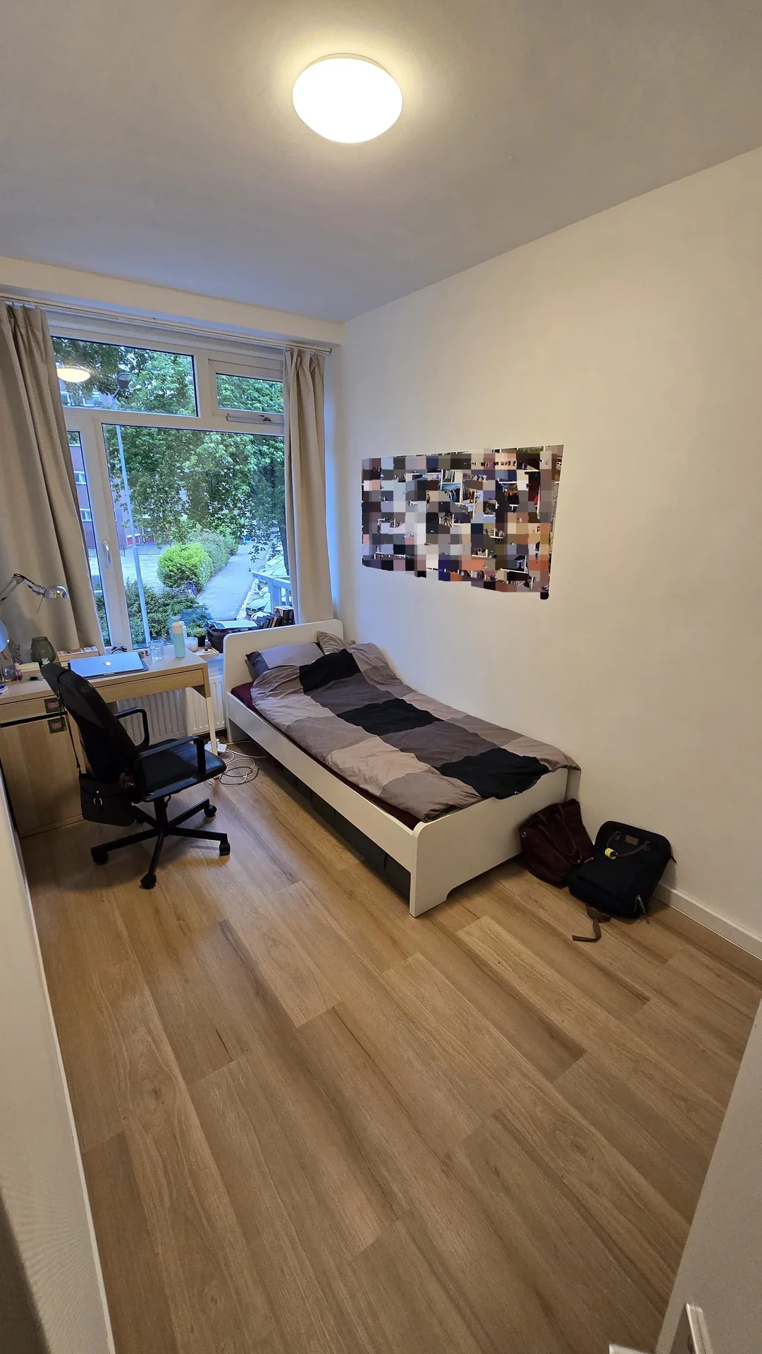 geblurde versie van de foto als achtergrond