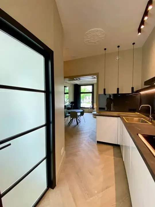 geblurde versie van de foto als achtergrond