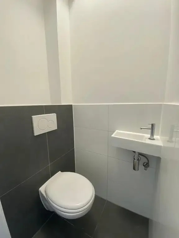 Foto van de Appartement gelegen aan de Mathenesserweg in Rotterdam