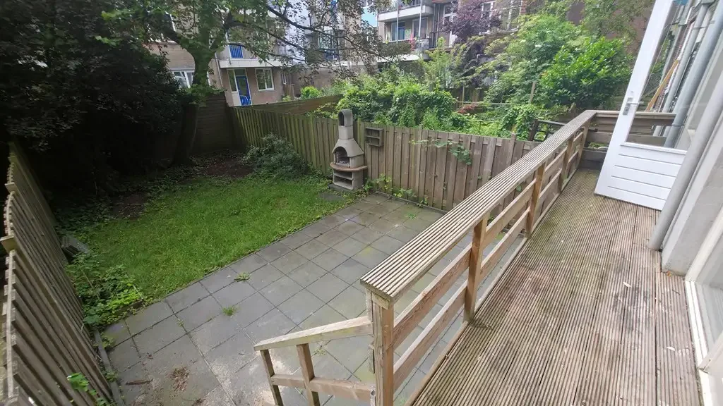 geblurde versie van de foto als achtergrond