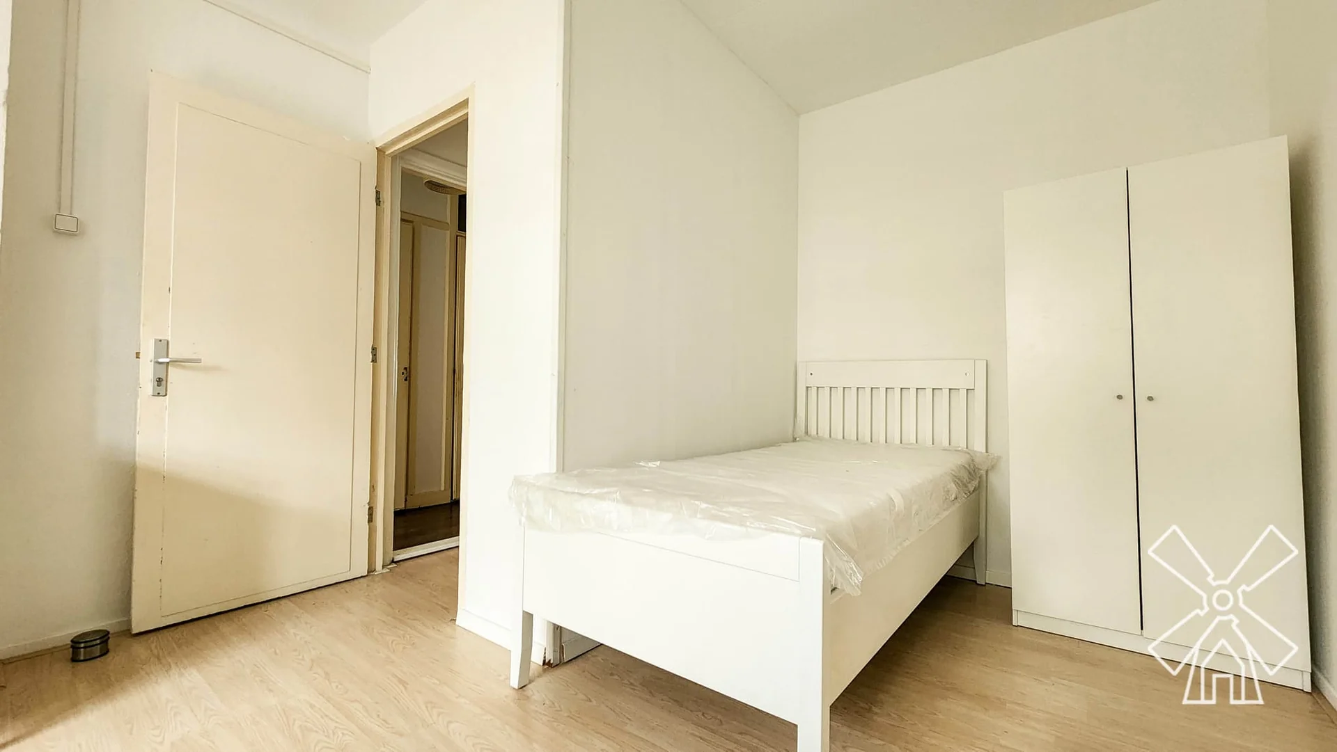 Foto van de Kamer gelegen aan de Goeverneurlaan in Den Haag