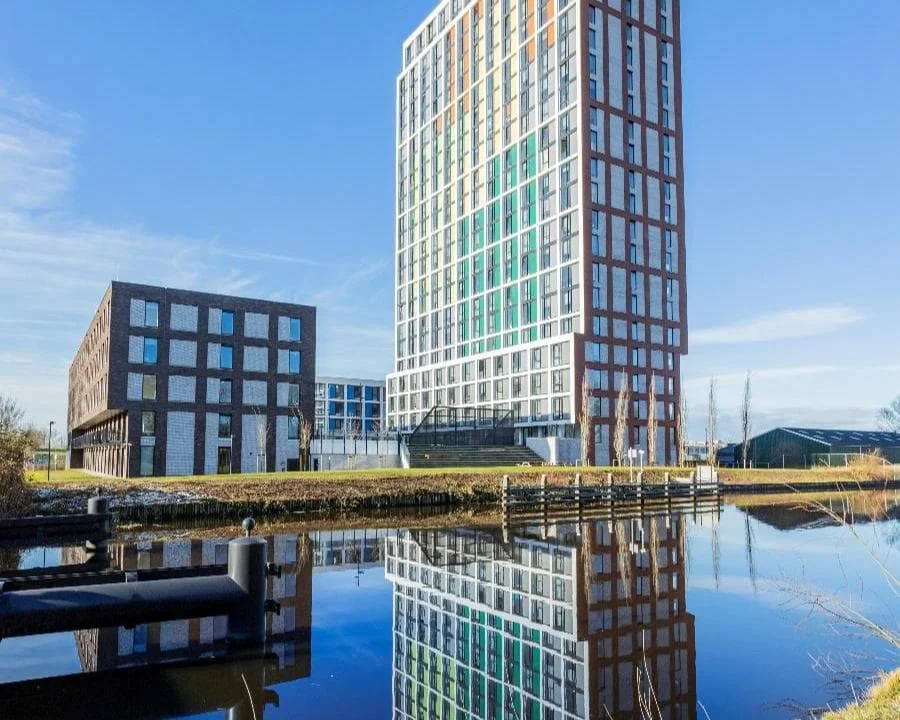 geblurde versie van de foto als achtergrond