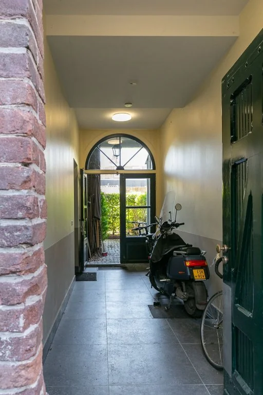 geblurde versie van de foto als achtergrond
