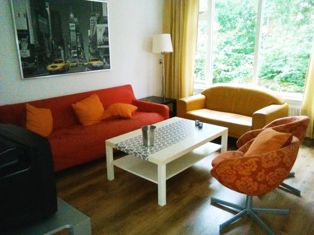 geblurde versie van de foto als achtergrond