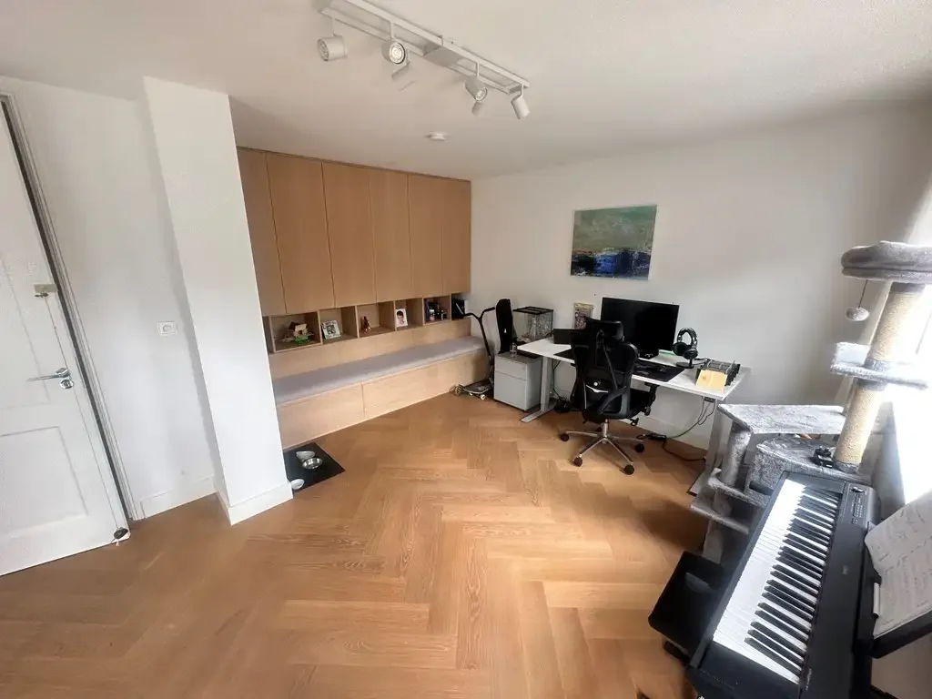 geblurde versie van de foto als achtergrond