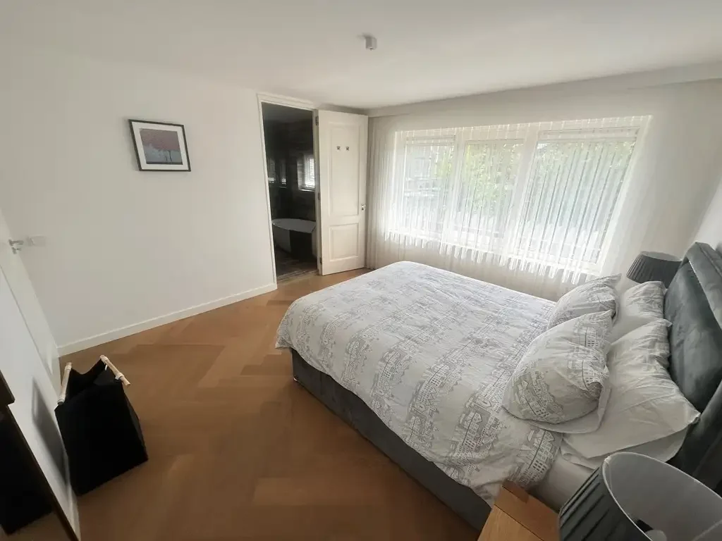 geblurde versie van de foto als achtergrond