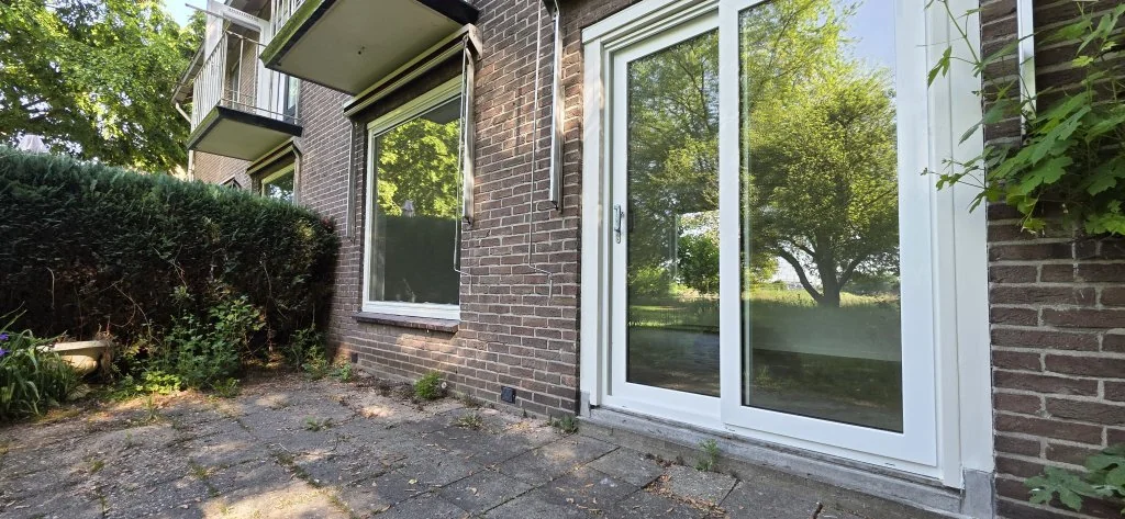 geblurde versie van de foto als achtergrond