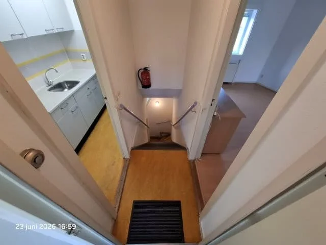 geblurde versie van de foto als achtergrond