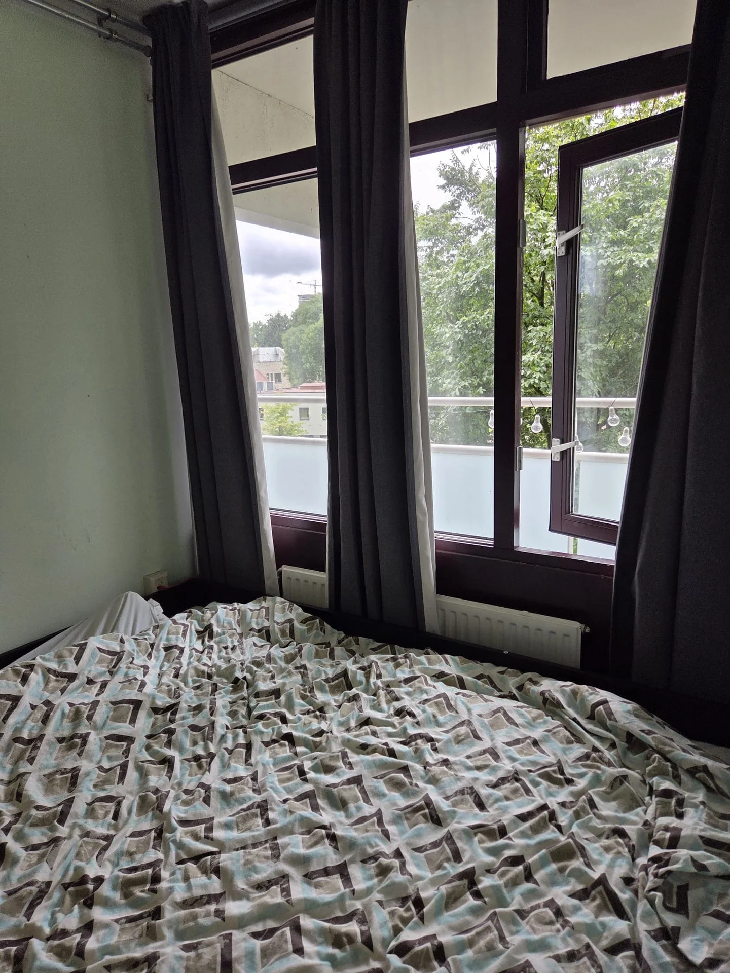 geblurde versie van de foto als achtergrond