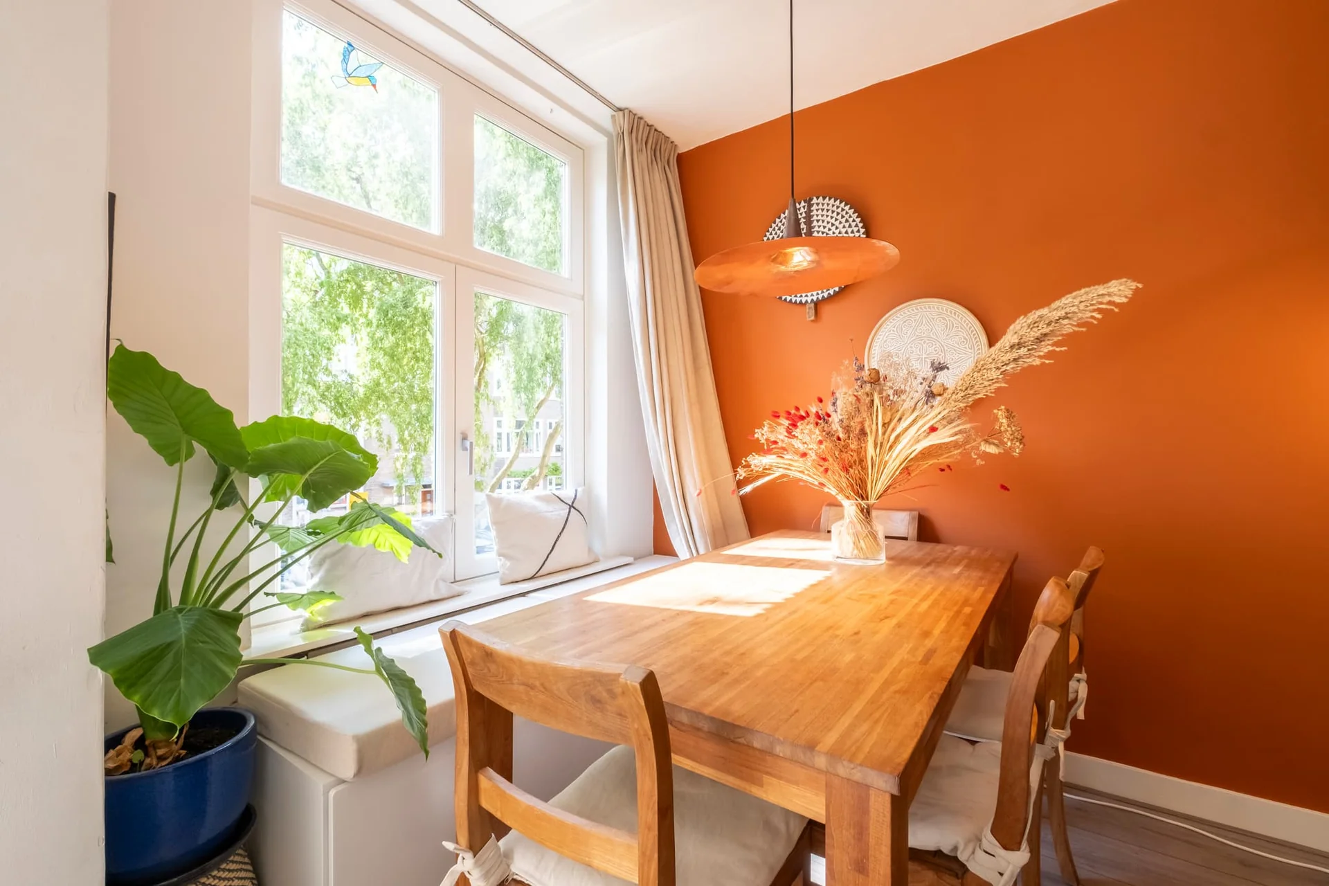 geblurde versie van de foto als achtergrond
